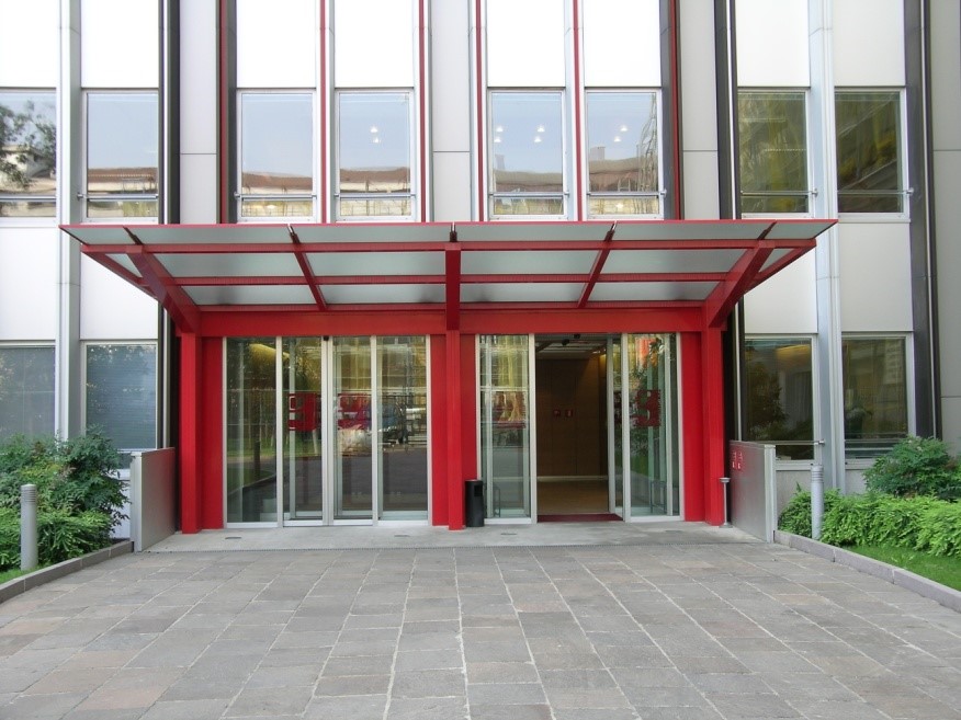 property management Figura 15 - Pensilina ingresso edificio dell’Agenzia delle Entrate.jpg